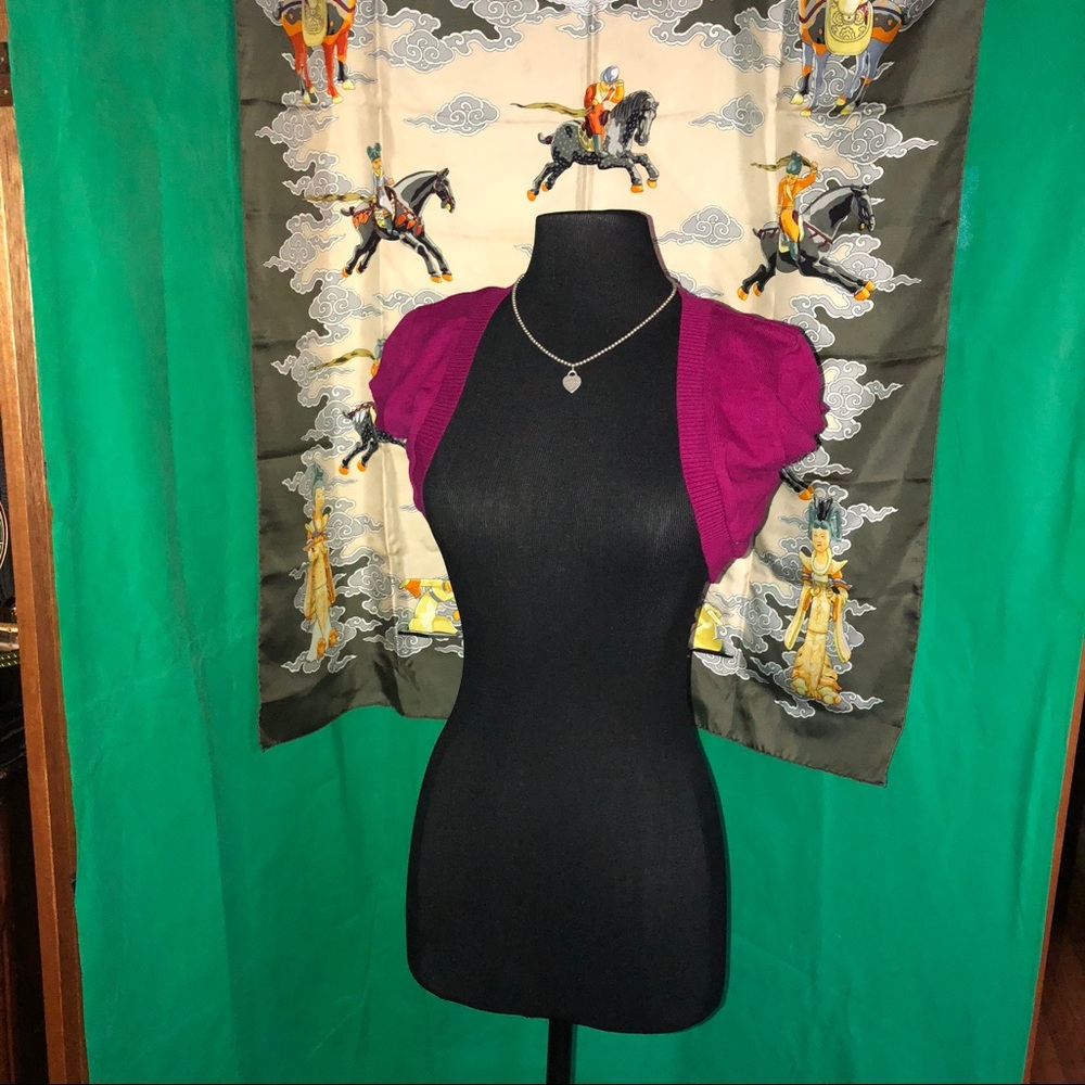 Red‎ shrug size medium